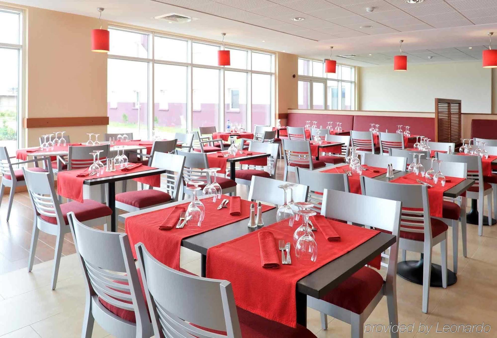 Ibis Lagos Airport Ikeja Restaurant photo