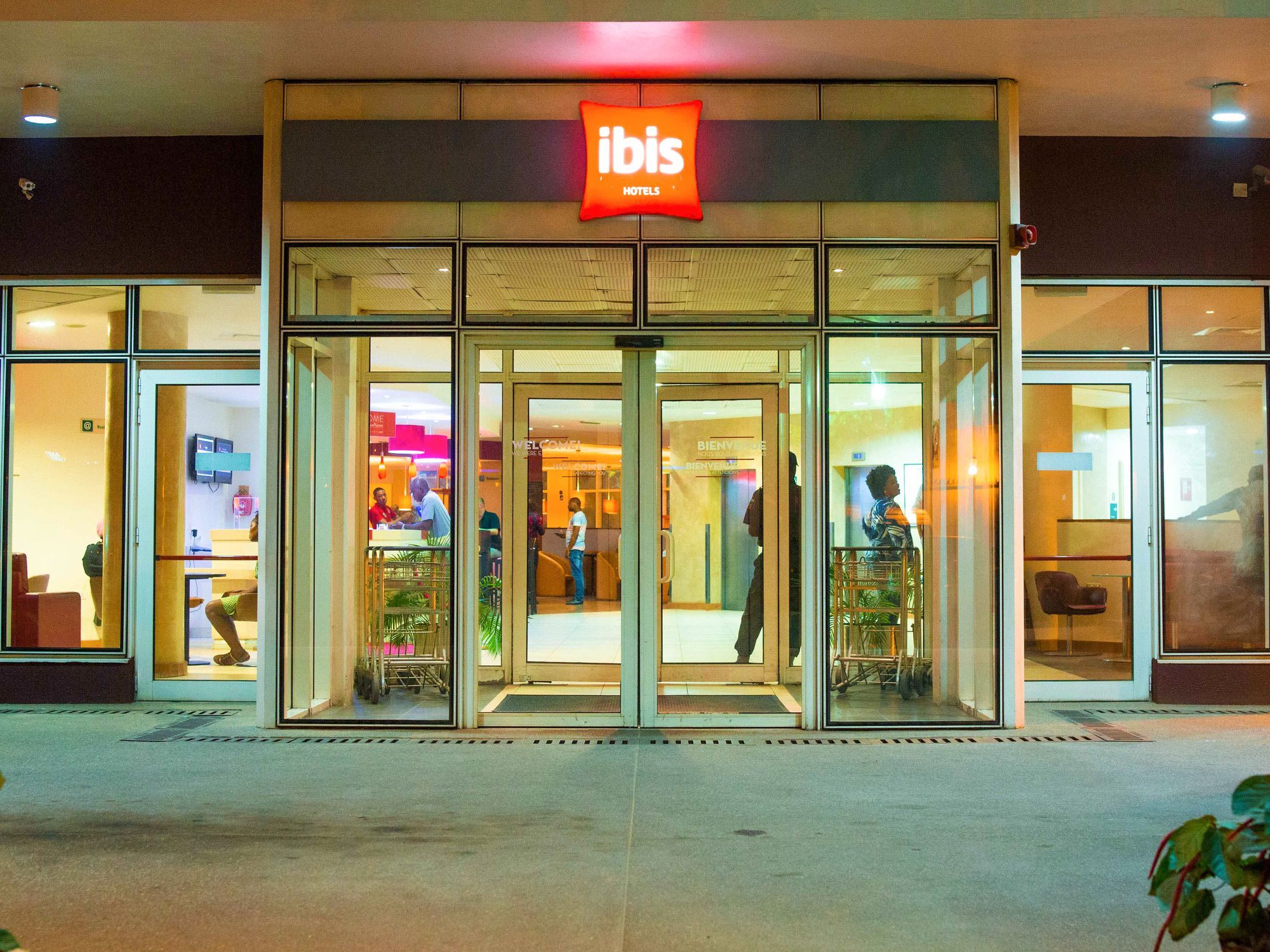 Ibis Lagos Airport Ikeja Exterior photo